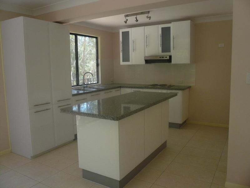 14 Heron Street, Macleay Island QLD 4184