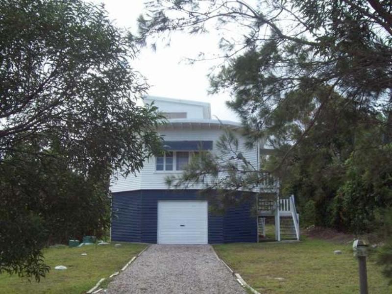 11 Camena Street, Macleay Island QLD 4184