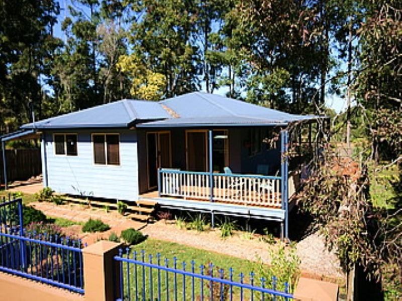 22 Cooee Crescent, Macleay Island QLD 4184