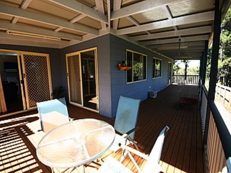 22 Cooee Crescent, Macleay Island QLD 4184