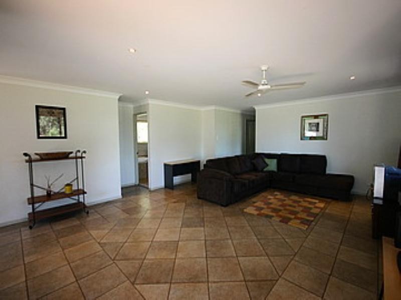 22 Cooee Crescent, Macleay Island QLD 4184