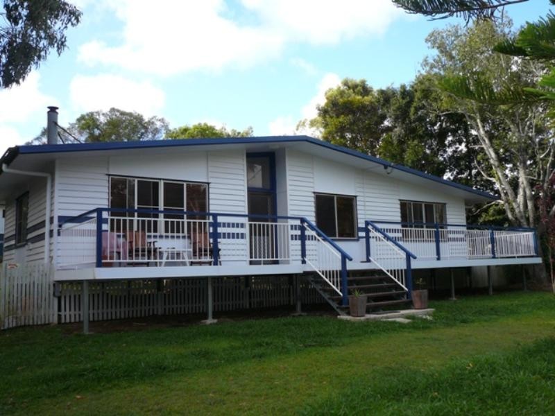 17 Florence Street, Macleay Island QLD 4184