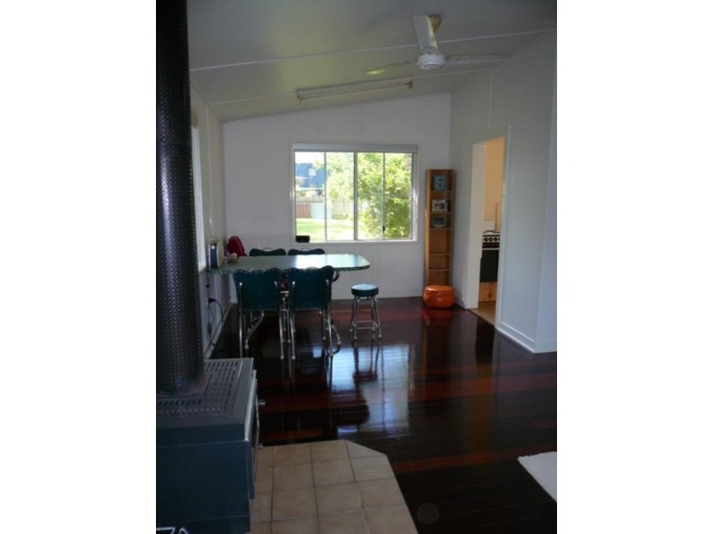 17 Florence Street, Macleay Island QLD 4184