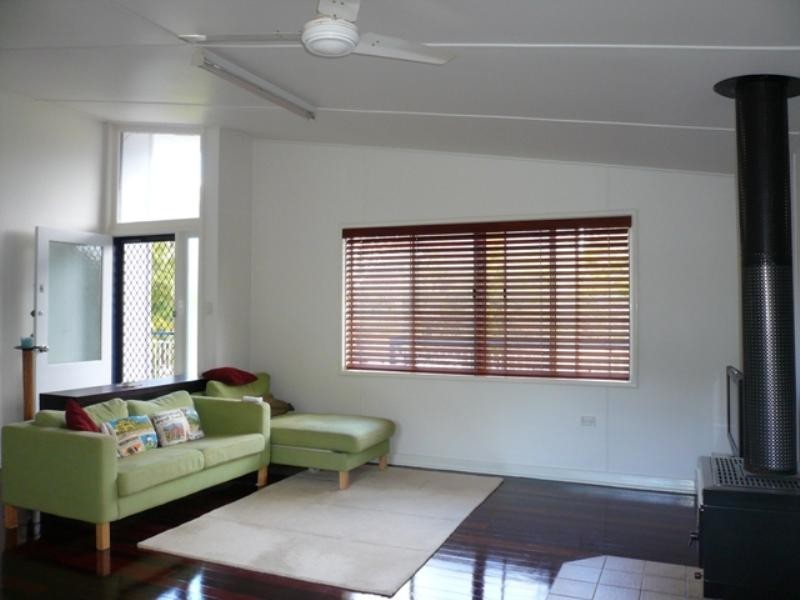 17 Florence Street, Macleay Island QLD 4184