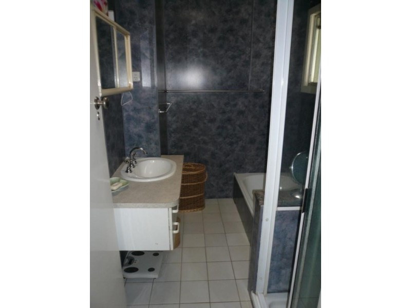 17 Florence Street, Macleay Island QLD 4184