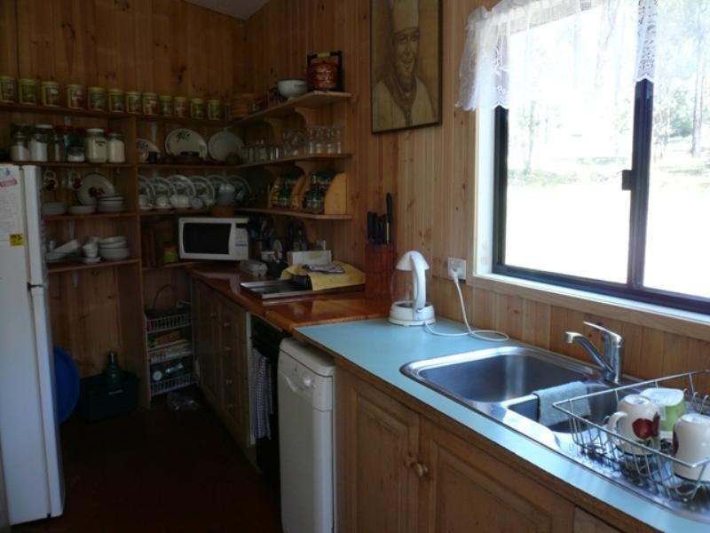 25 Ilya Street, Macleay Island QLD 4184