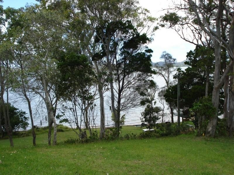 8 Resthaven Drive, Lamb Island QLD 4184