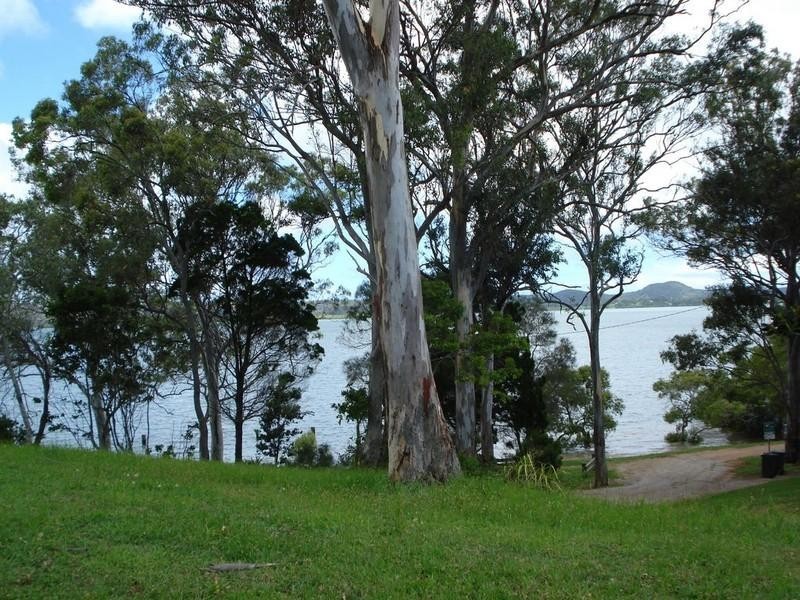 8 Resthaven Drive, Lamb Island QLD 4184