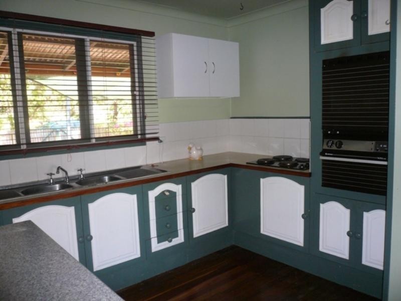 10 Kevin Street, Macleay Island QLD 4184