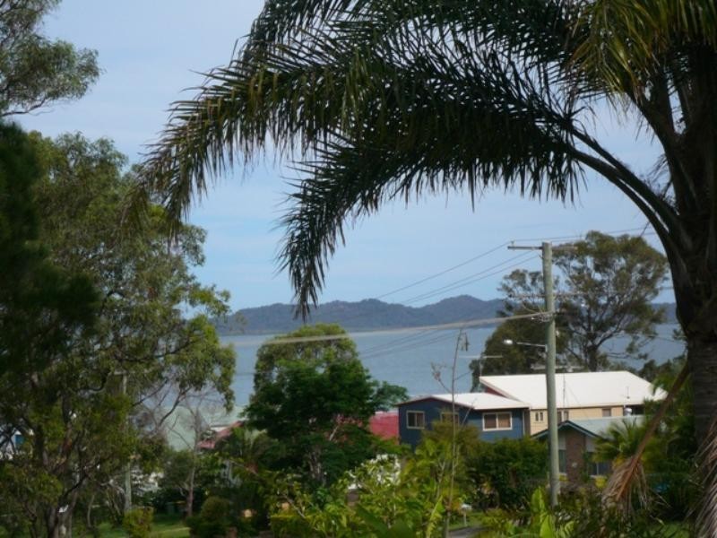 8 Ilya Street, Macleay Island QLD 4184