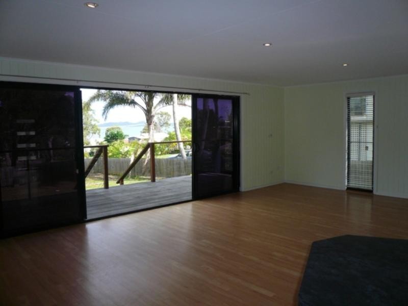 8 Ilya Street, Macleay Island QLD 4184