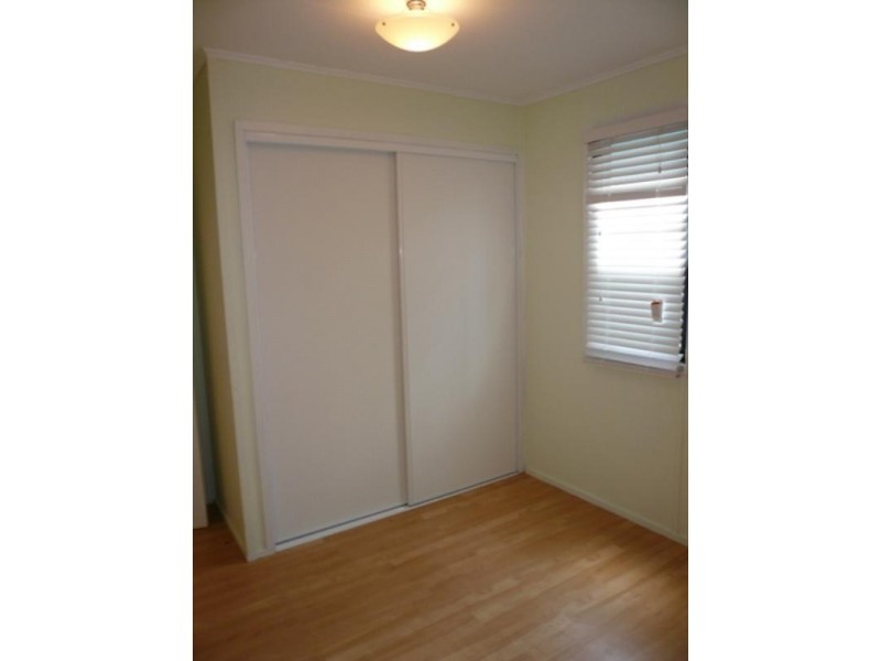 8 Ilya Street, Macleay Island QLD 4184