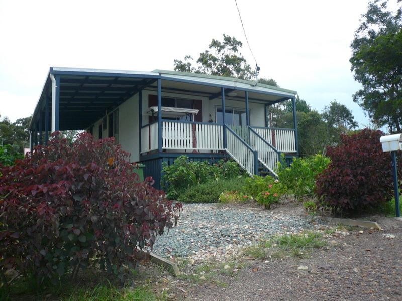 8 Glen Street, Macleay Island QLD 4184