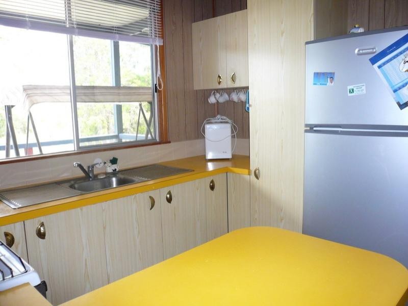 8 Glen Street, Macleay Island QLD 4184