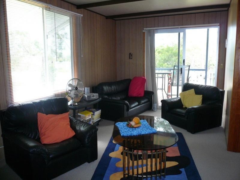 8 Glen Street, Macleay Island QLD 4184