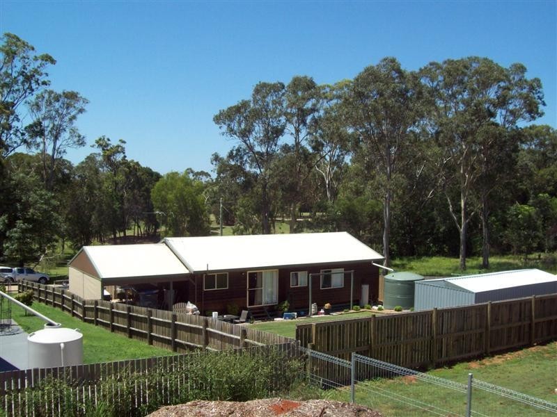 17 Francis Road, Macleay Island QLD 4184