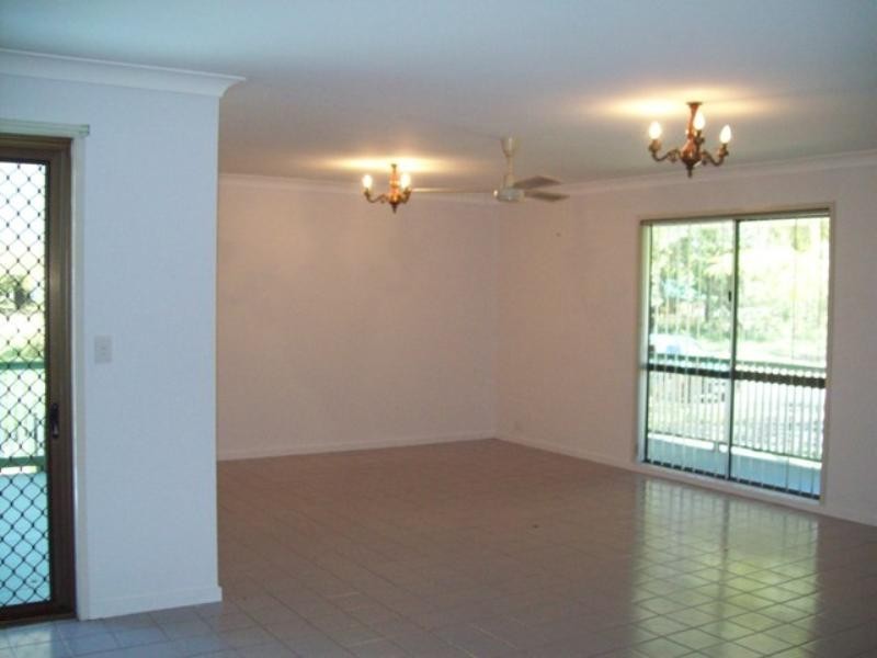 5 Noon-Muckle Street, Macleay Island QLD 4184