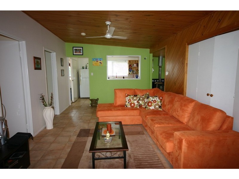 8 Calm Waters Crescent, Perulpa Island QLD 4184