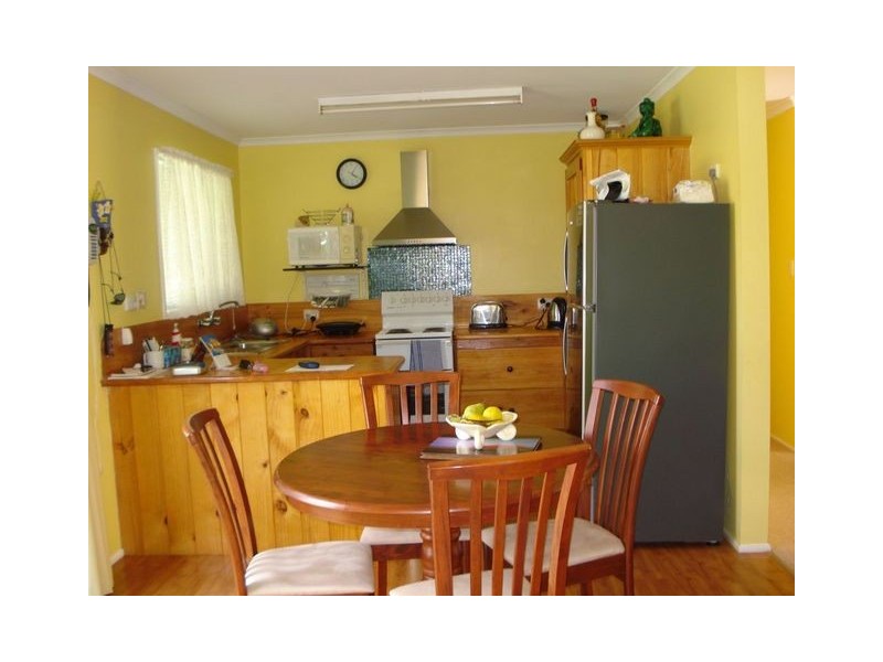 2 Boxwood Avenue, Lamb Island QLD 4184