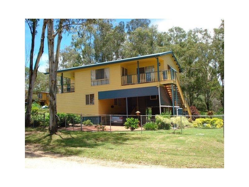 192 Lucas Drive, Lamb Island QLD 4184