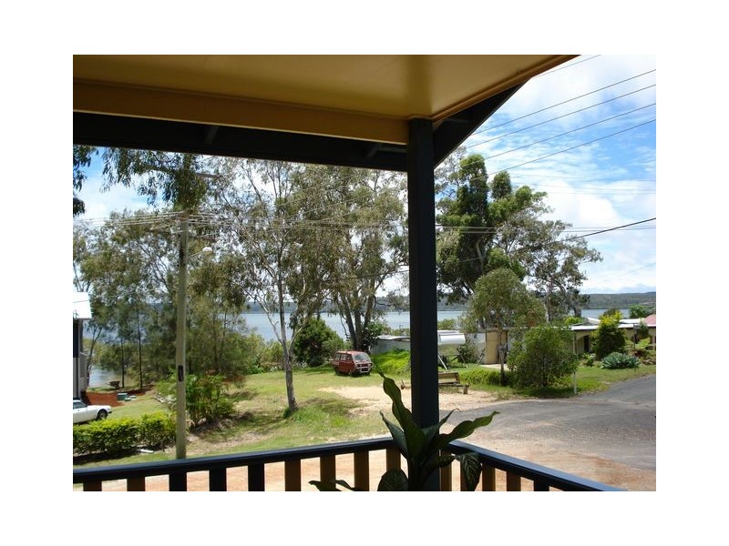 192 Lucas Drive, Lamb Island QLD 4184