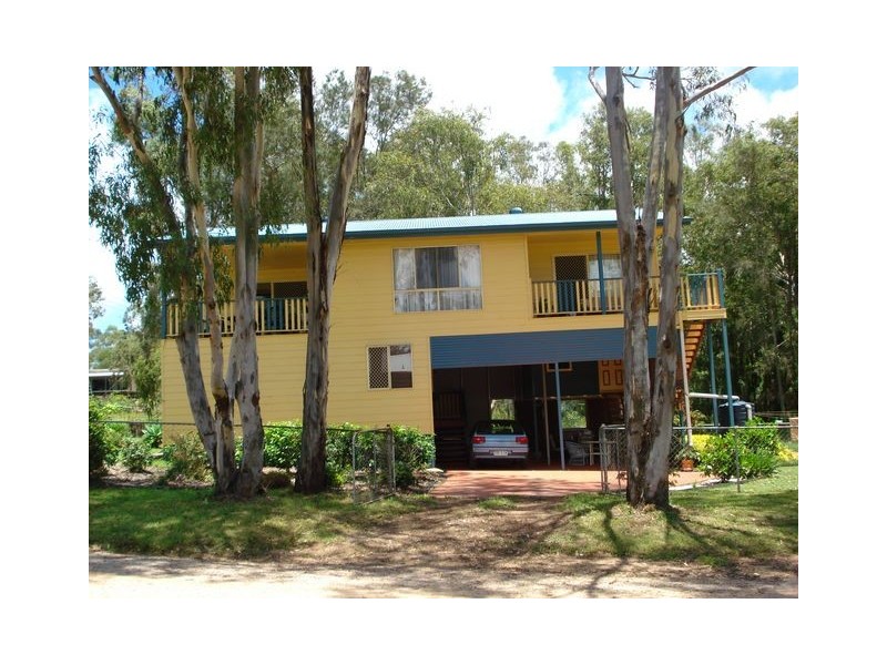 192 Lucas Drive, Lamb Island QLD 4184