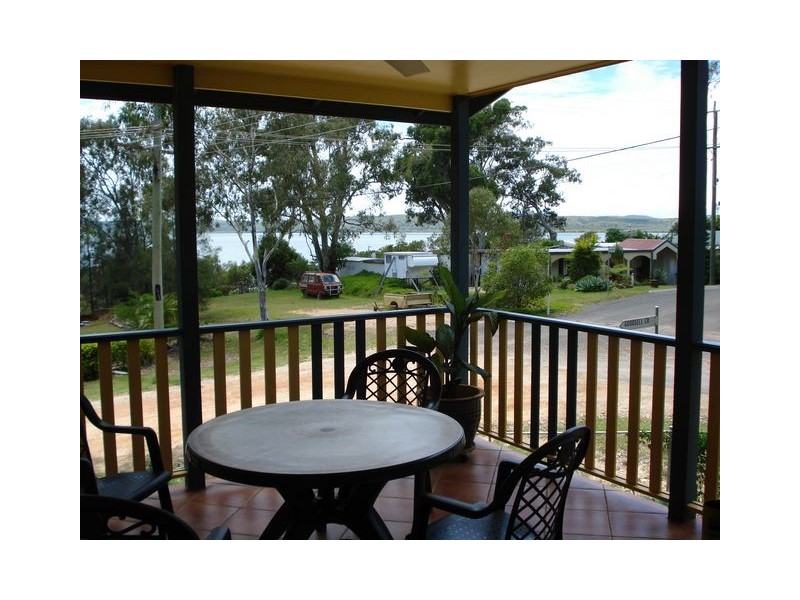 192 Lucas Drive, Lamb Island QLD 4184