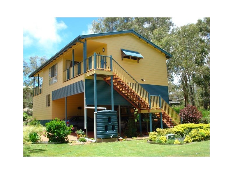 192 Lucas Drive, Lamb Island QLD 4184