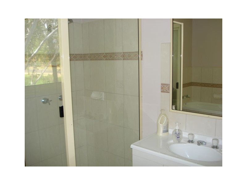 192 Lucas Drive, Lamb Island QLD 4184