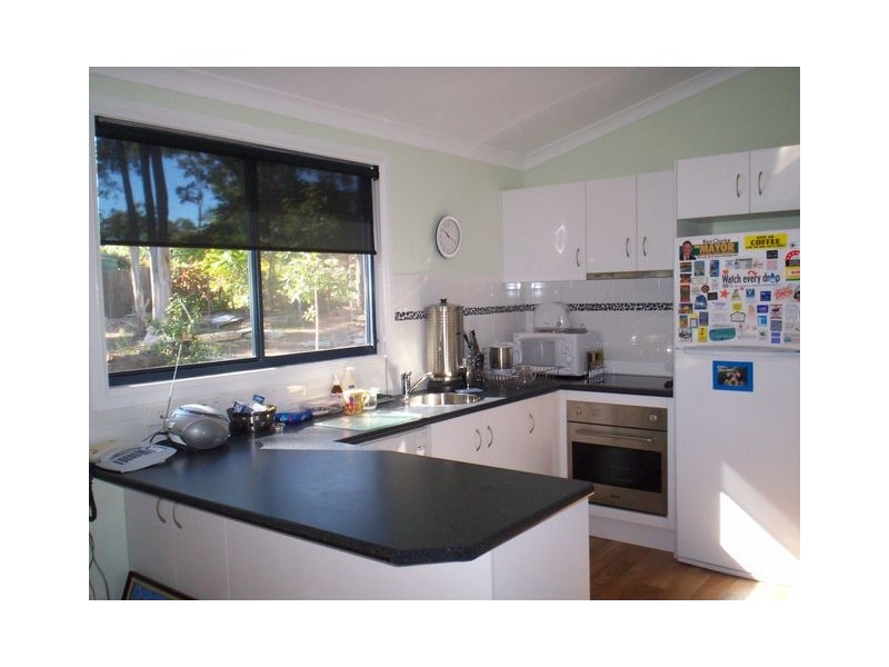 7 Lenard Street, Lamb Island QLD 4184