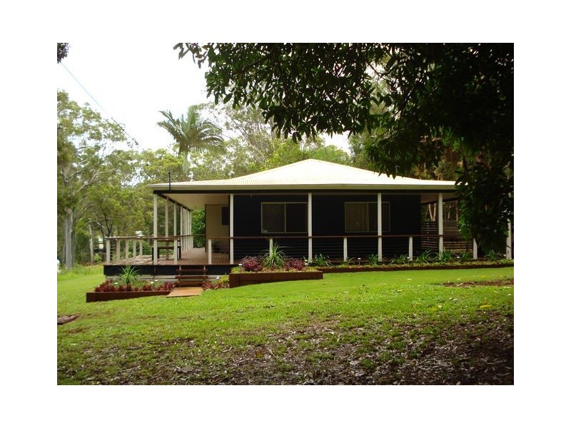 35 Tina Avenue, Lamb Island QLD 4184