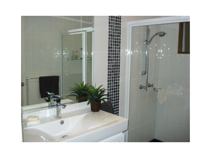 35 Tina Avenue, Lamb Island QLD 4184