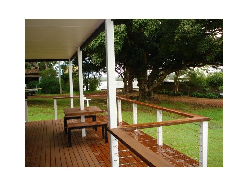 35 Tina Avenue, Lamb Island QLD 4184