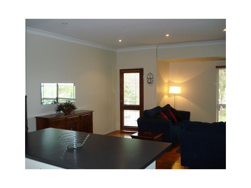 35 Tina Avenue, Lamb Island QLD 4184