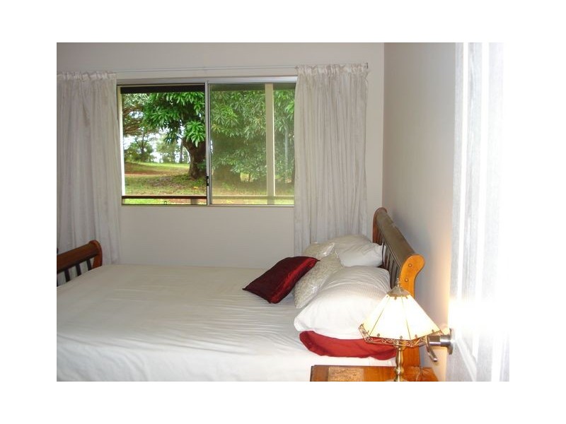 35 Tina Avenue, Lamb Island QLD 4184