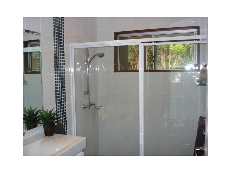 35 Tina Avenue, Lamb Island QLD 4184