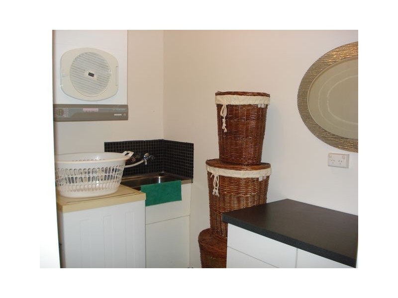 35 Tina Avenue, Lamb Island QLD 4184