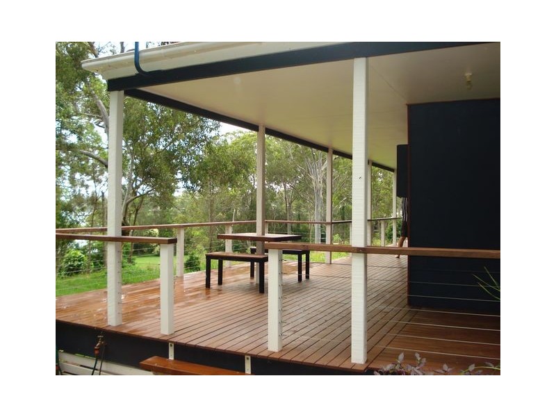 35 Tina Avenue, Lamb Island QLD 4184