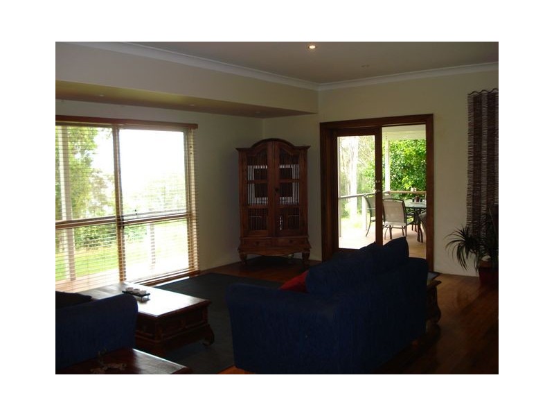 35 Tina Avenue, Lamb Island QLD 4184