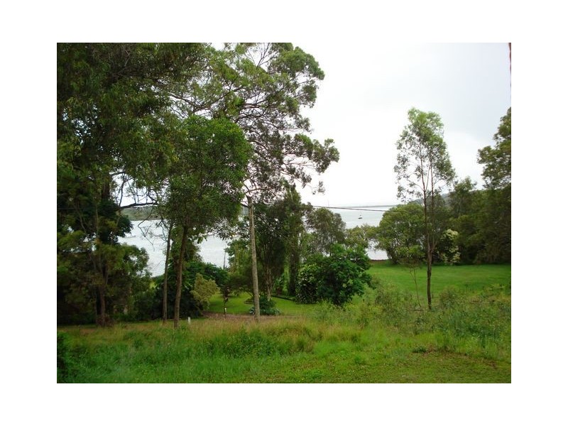 35 Tina Avenue, Lamb Island QLD 4184