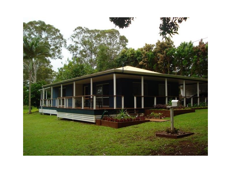 35 Tina Avenue, Lamb Island QLD 4184