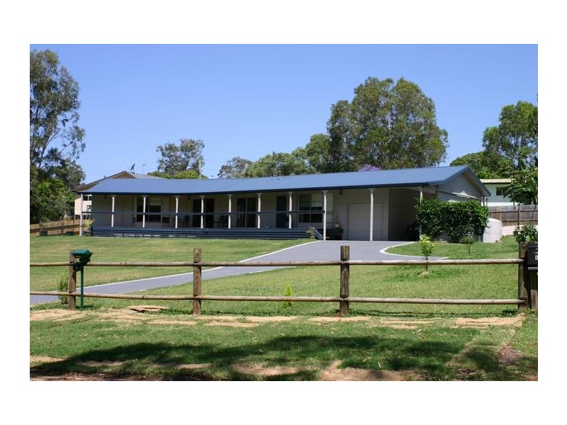 8-10 Gordon Road, Macleay Island QLD 4184