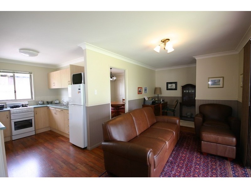 8-10 Gordon Road, Macleay Island QLD 4184