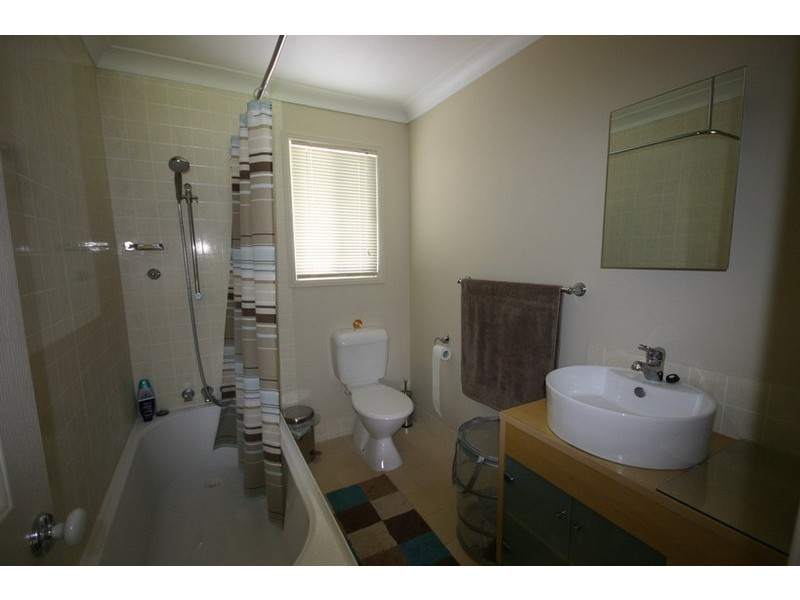 8-10 Gordon Road, Macleay Island QLD 4184