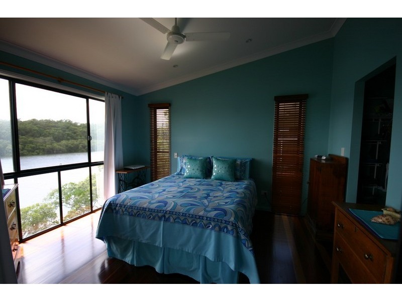 8 Allawa Street, Macleay Island QLD 4184