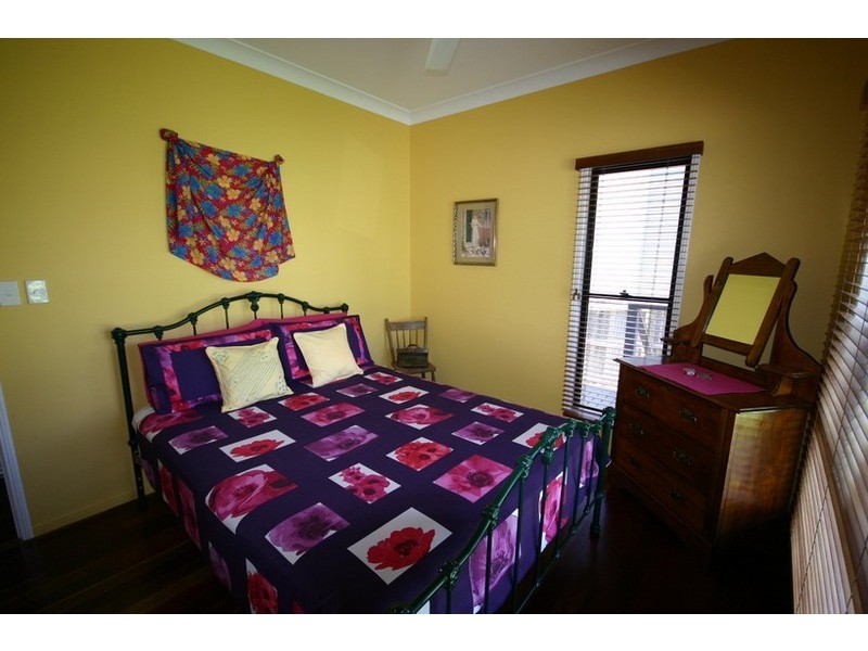 8 Allawa Street, Macleay Island QLD 4184