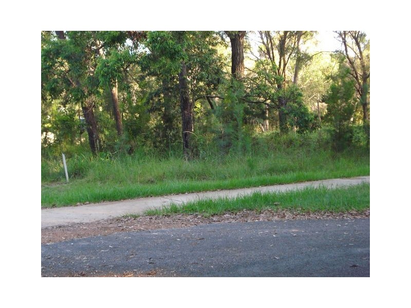 108 Lucas Drive, Lamb Island QLD 4184