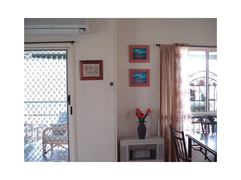 9 Lovell Parade, Lamb Island QLD 4184