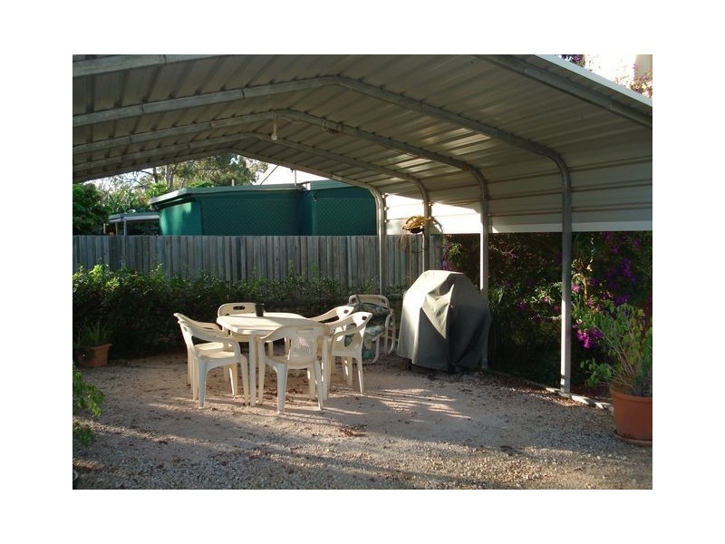 9 Lovell Parade, Lamb Island QLD 4184