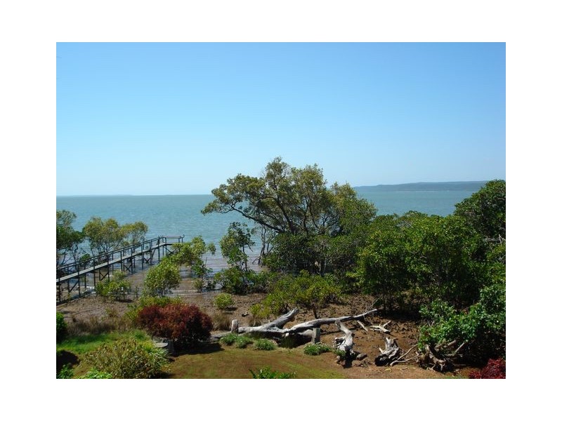 9 Lovell Parade, Lamb Island QLD 4184